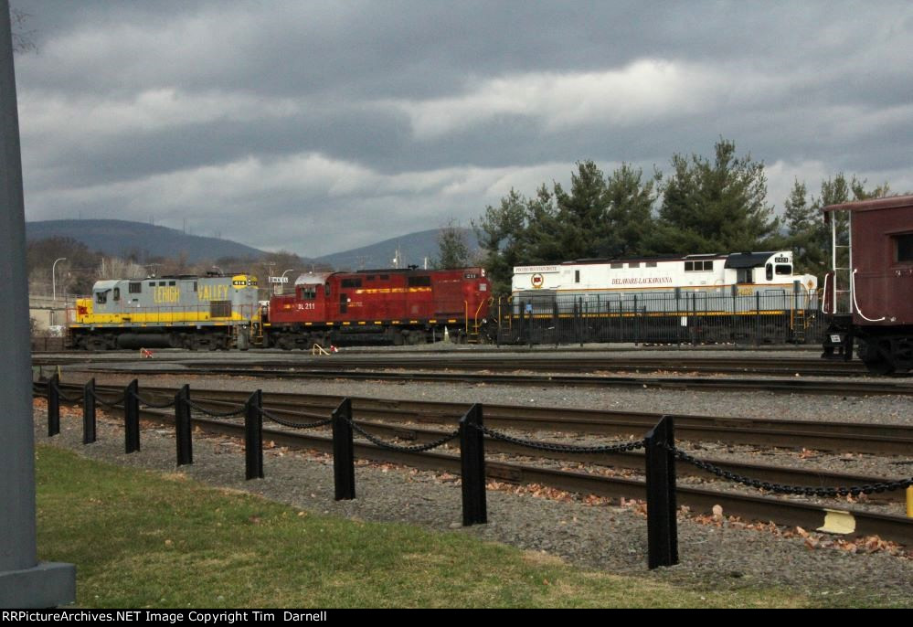DL 2423, 211, LV 414